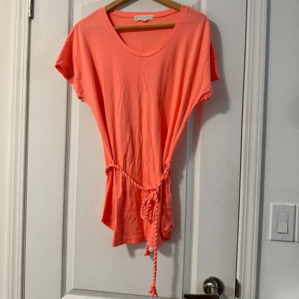 ⭐️$5, spend over $20 - Forever 21 Peach candy short sleeve top
